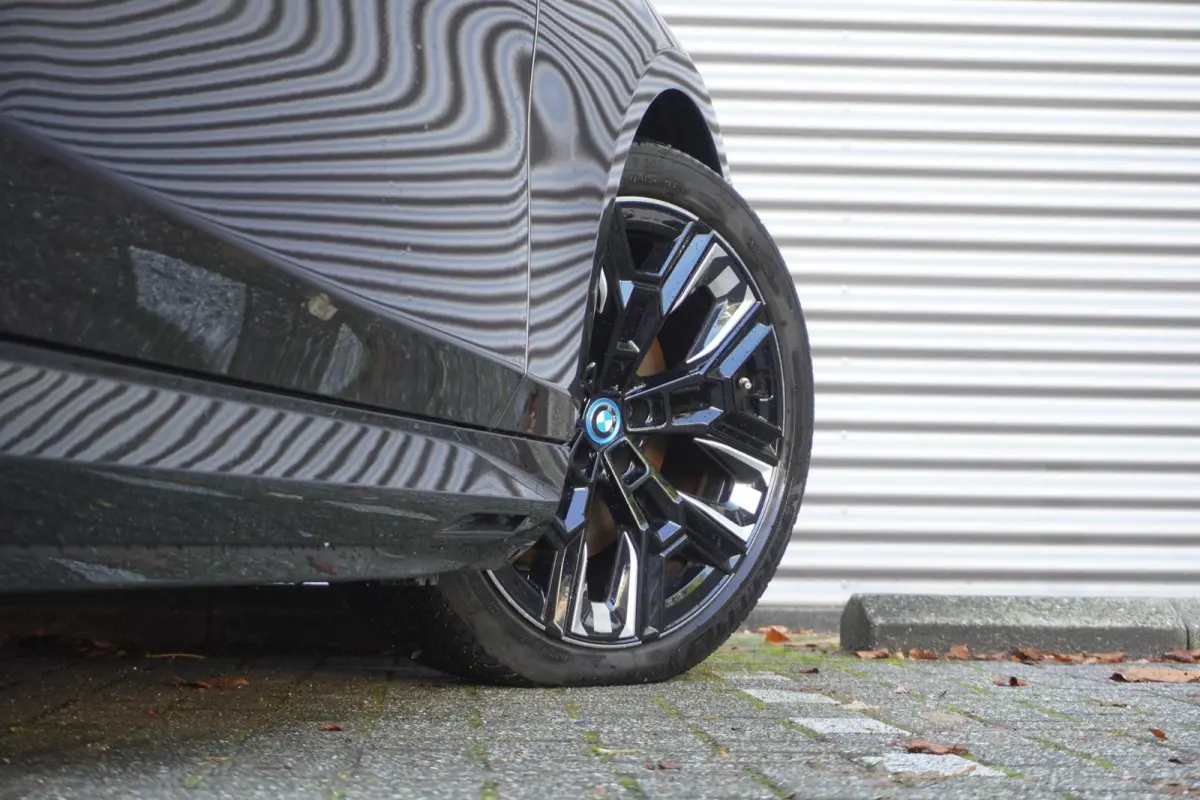M60 xDrive | SoH 99% | M Sportpakket Pro | Adaptief onderstel professional | 20 inch LM M Aerodynamic | Glazen panoramadak | Extra getint glas | Driving Assistant Professional | Parking Assi