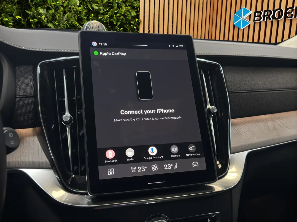 2.0 T8 Plug-in hybrid AWD Ultra Dark | Luchtvering | Trekhaak | Pano | Stoelventilatie | Bowers&Wilkins