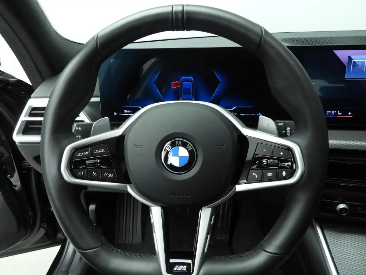 318i | M-Sportpakket | LED | Navigatie | Trekhaak | Panoramadak | Stoelverwarming | DAB | Alu 18 inch