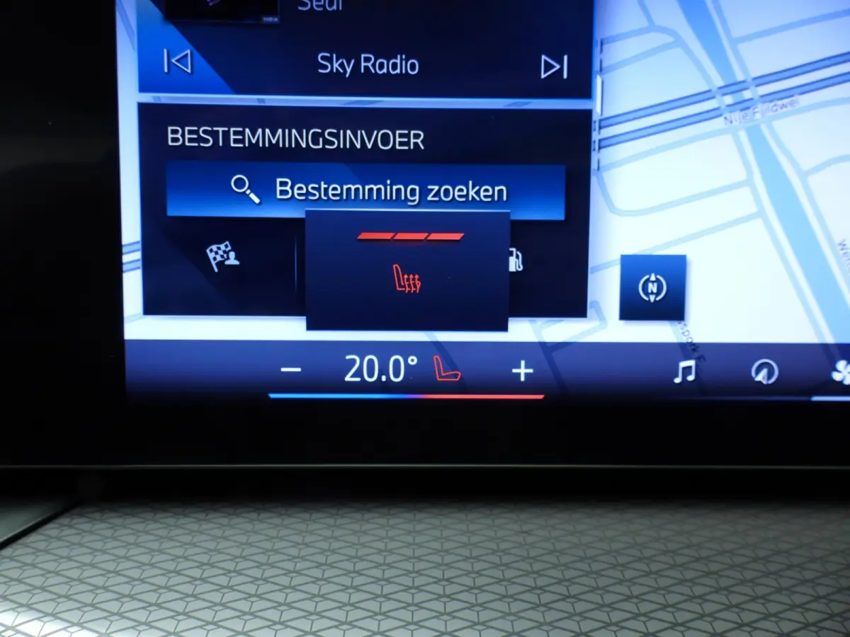 330e | M-Sportpakket | LED | Navigatie | SOH 100% | Active cruise | Trekhaak | Panoramadak | Stoelverwarming | DAB | Hifi speakers | Alu 18 inch