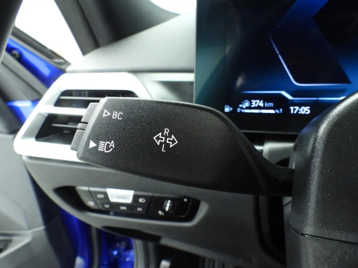 330e | M-Sportpakket | LED | Navigatie | SOH 100% | Active cruise | Trekhaak | Panoramadak | Stoelverwarming | DAB | Hifi speakers | Alu 18 inch