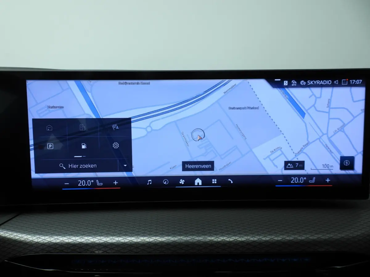 330e | M-Sportpakket | LED | Navigatie | SOH 100% | Active cruise | Trekhaak | Panoramadak | Stoelverwarming | DAB | Hifi speakers | Alu 18 inch