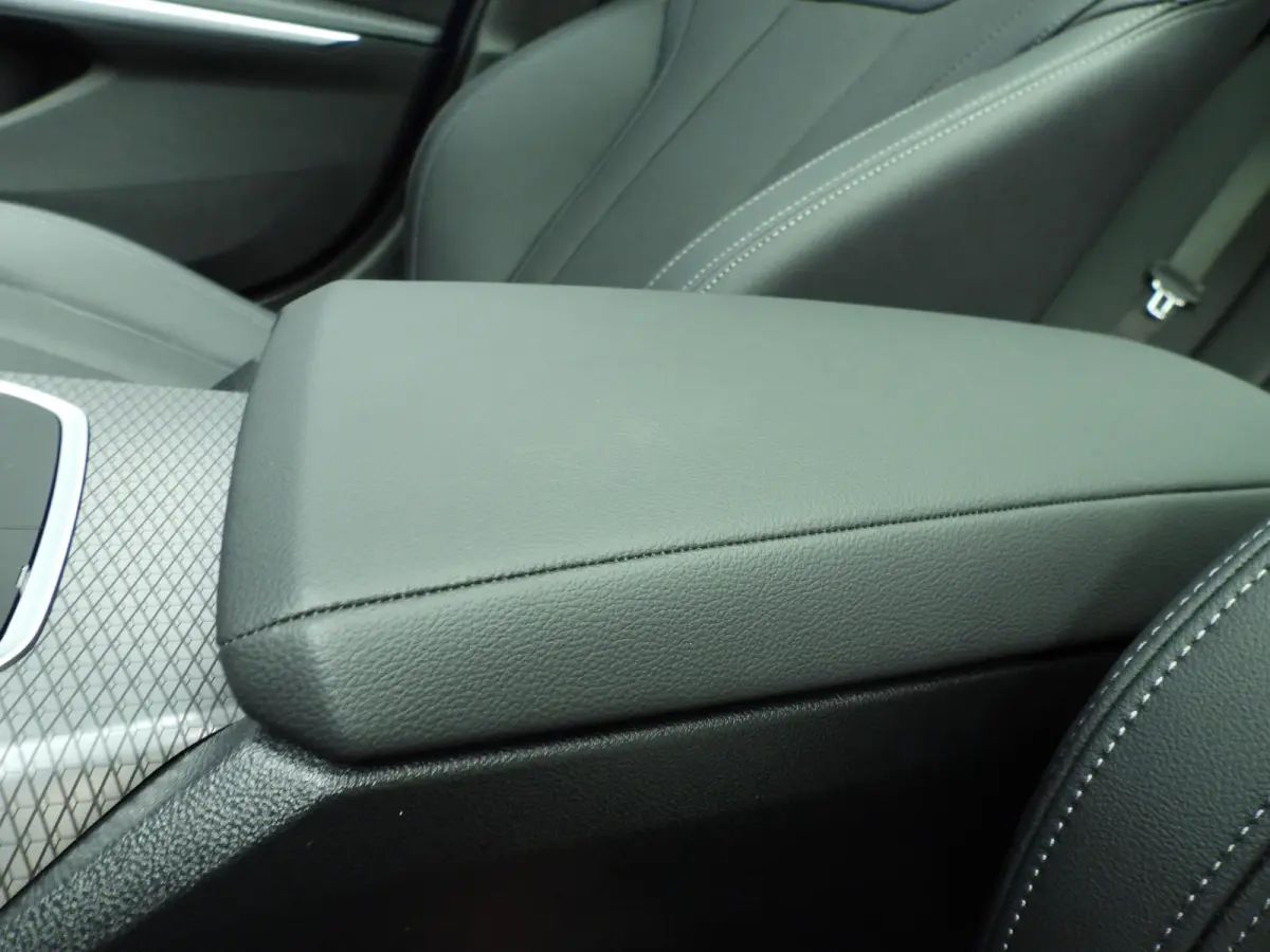 330e | M-Sportpakket | LED | Navigatie | SOH 100% | Active cruise | Trekhaak | Panoramadak | Stoelverwarming | DAB | Hifi speakers | Alu 18 inch