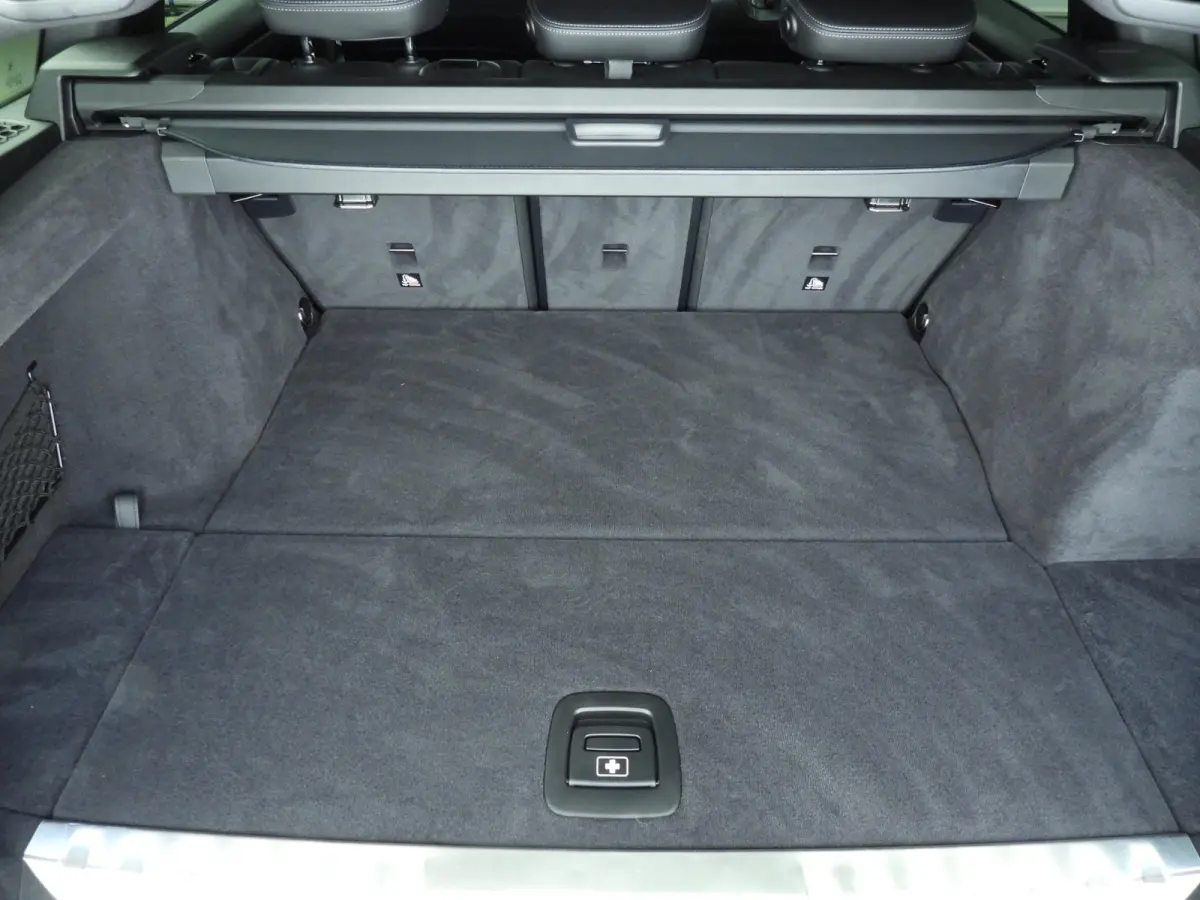 330e | M-Sportpakket | LED | Navigatie | SOH 100% | Active cruise | Trekhaak | Panoramadak | Stoelverwarming | DAB | Hifi speakers | Alu 18 inch