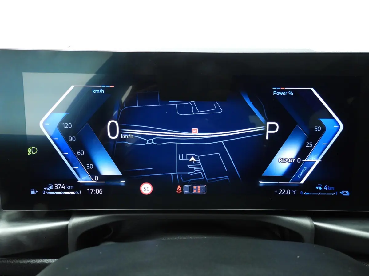 330e | M-Sportpakket | LED | Navigatie | SOH 100% | Active cruise | Trekhaak | Panoramadak | Stoelverwarming | DAB | Hifi speakers | Alu 18 inch