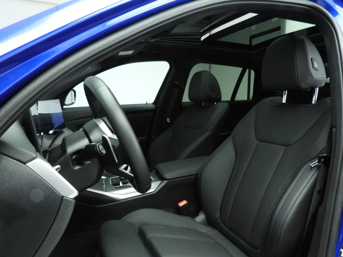 330e | M-Sportpakket | LED | Navigatie | SOH 100% | Active cruise | Trekhaak | Panoramadak | Stoelverwarming | DAB | Hifi speakers | Alu 18 inch
