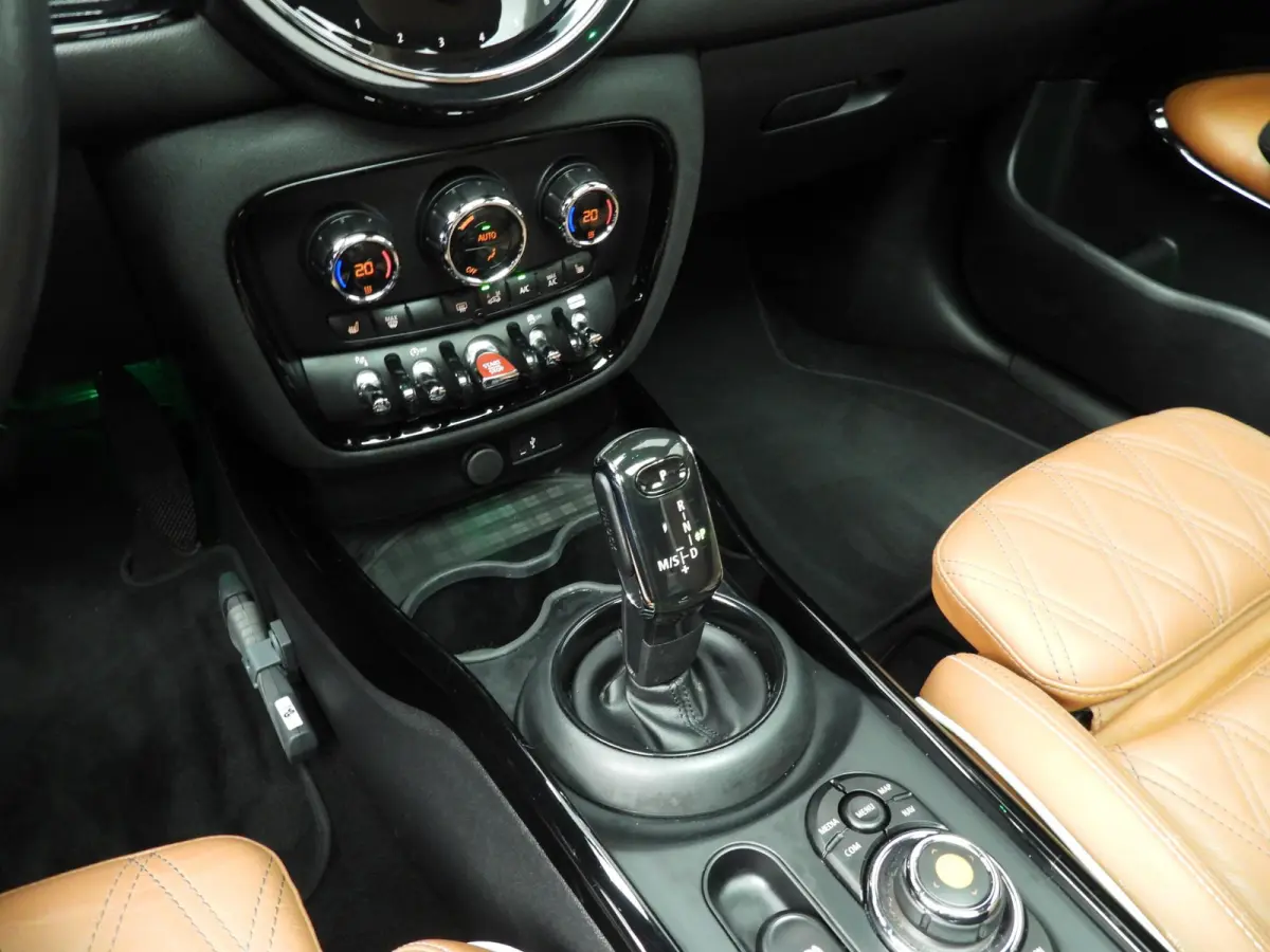 1.5 Cooper | LED | Leder | Navigatie | Panoramadak | Sportstoelen | Stoelverwarming | DAB | Harman-kardon sound | Alu 18 inch