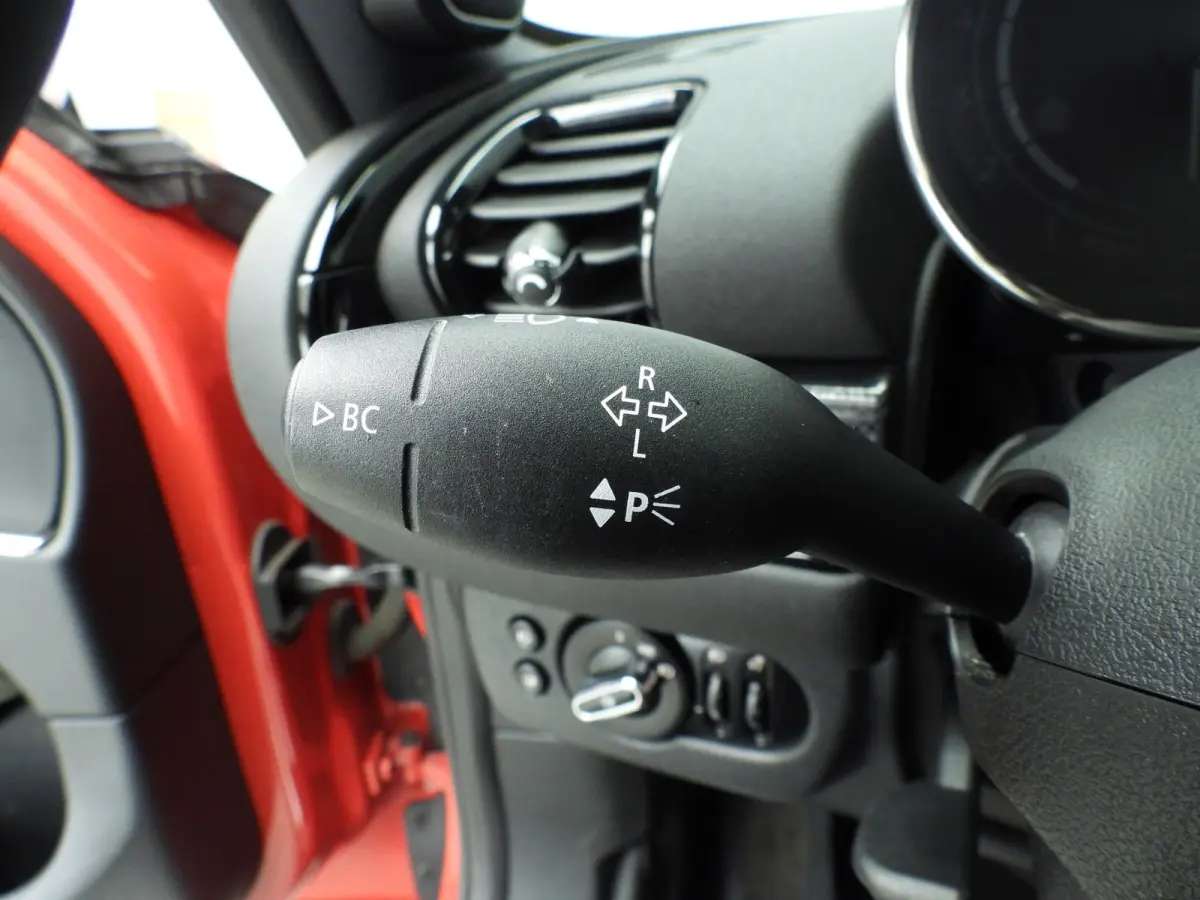 1.5 Cooper | LED | Leder | Navigatie | Panoramadak | Sportstoelen | Stoelverwarming | DAB | Harman-kardon sound | Alu 18 inch