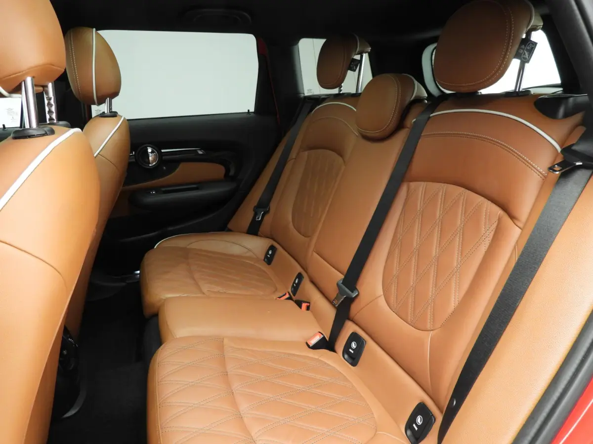 1.5 Cooper | LED | Leder | Navigatie | Panoramadak | Sportstoelen | Stoelverwarming | DAB | Harman-kardon sound | Alu 18 inch