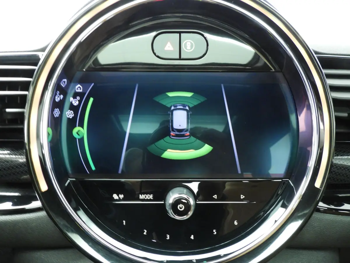 1.5 Cooper | LED | Leder | Navigatie | Panoramadak | Sportstoelen | Stoelverwarming | DAB | Harman-kardon sound | Alu 18 inch