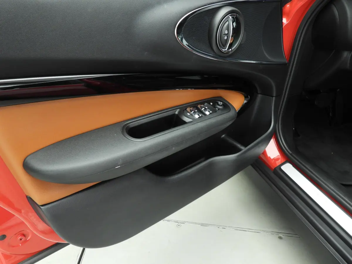 1.5 Cooper | LED | Leder | Navigatie | Panoramadak | Sportstoelen | Stoelverwarming | DAB | Harman-kardon sound | Alu 18 inch