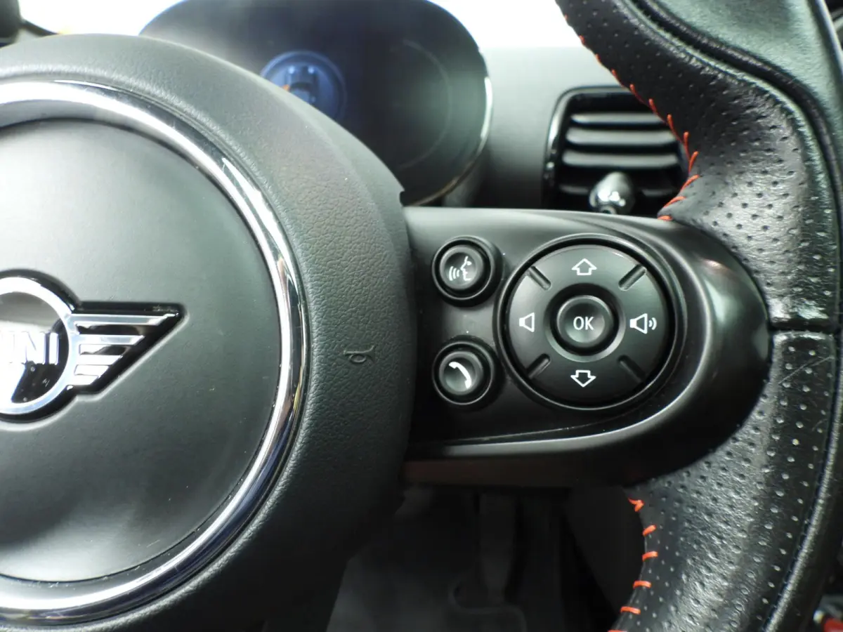 1.5 Cooper | LED | Leder | Navigatie | Panoramadak | Sportstoelen | Stoelverwarming | DAB | Harman-kardon sound | Alu 18 inch
