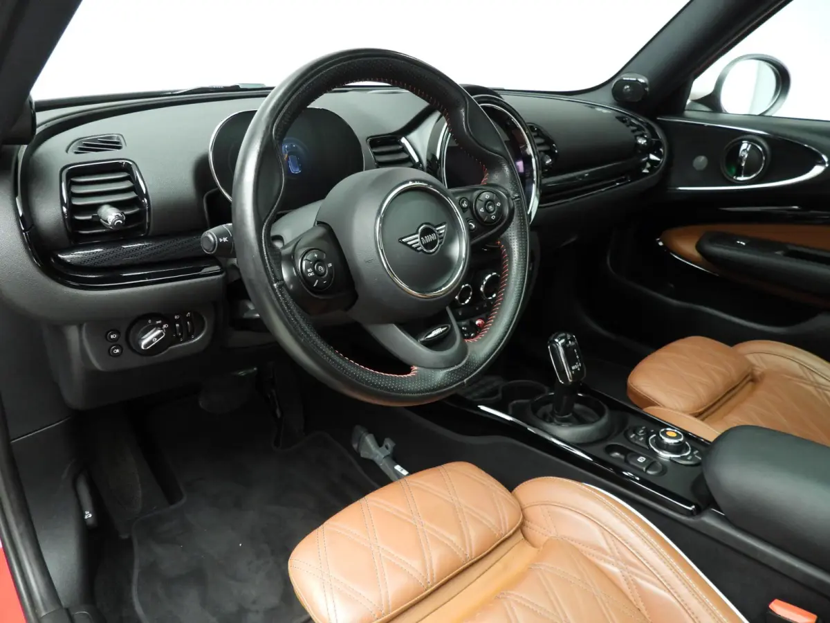1.5 Cooper | LED | Leder | Navigatie | Panoramadak | Sportstoelen | Stoelverwarming | DAB | Harman-kardon sound | Alu 18 inch