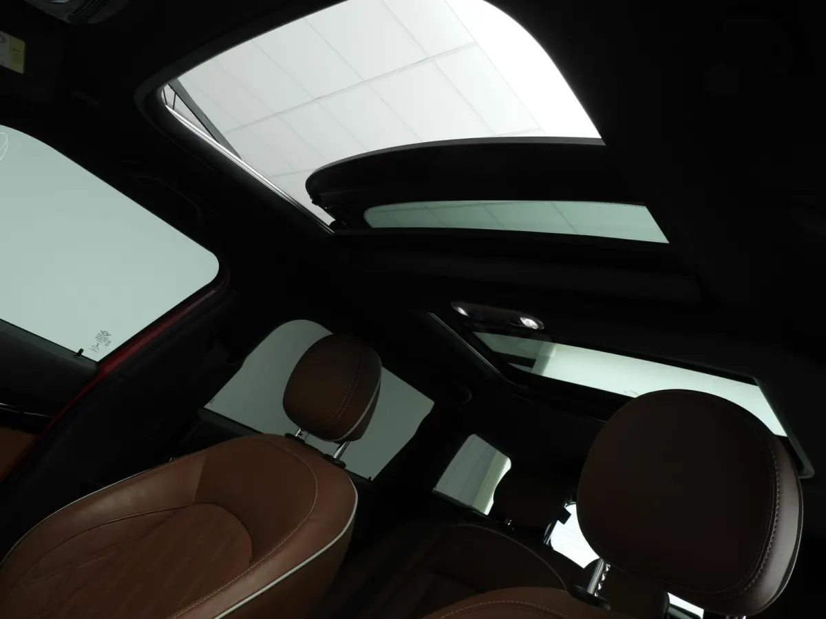 1.5 Cooper | LED | Leder | Navigatie | Panoramadak | Sportstoelen | Stoelverwarming | DAB | Harman-kardon sound | Alu 18 inch