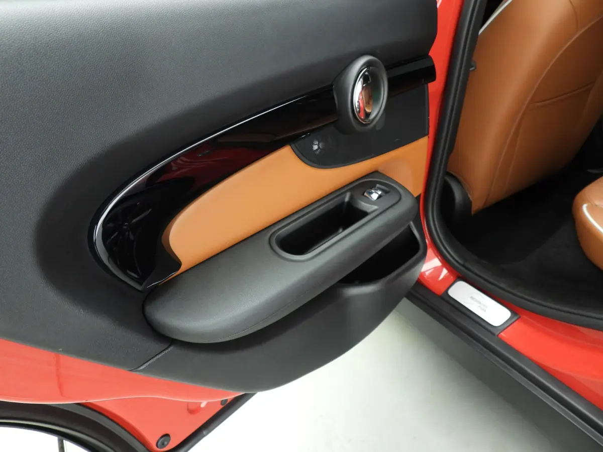 1.5 Cooper | LED | Leder | Navigatie | Panoramadak | Sportstoelen | Stoelverwarming | DAB | Harman-kardon sound | Alu 18 inch