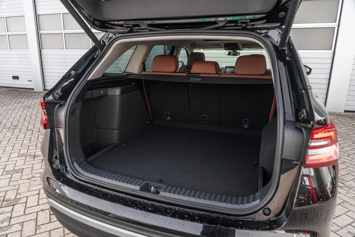 1.5 TSI PHEV DSG Business Edition Plus | LMV 19'' | Panoramadak | Trekhaak Uitklapbaar