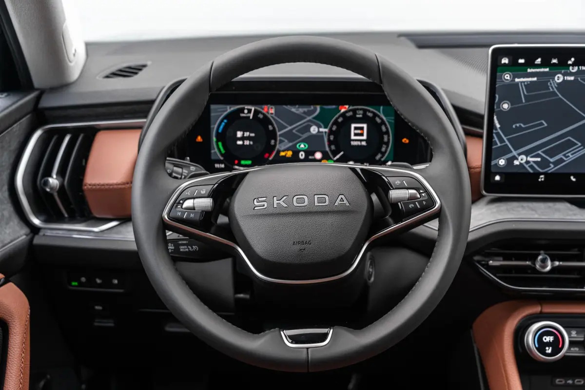 1.5 TSI PHEV DSG Business Edition Plus | LMV 19'' | Panoramadak | Trekhaak Uitklapbaar