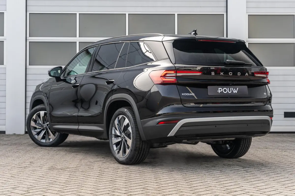 1.5 TSI PHEV DSG Business Edition Plus | LMV 19'' | Panoramadak | Trekhaak Uitklapbaar
