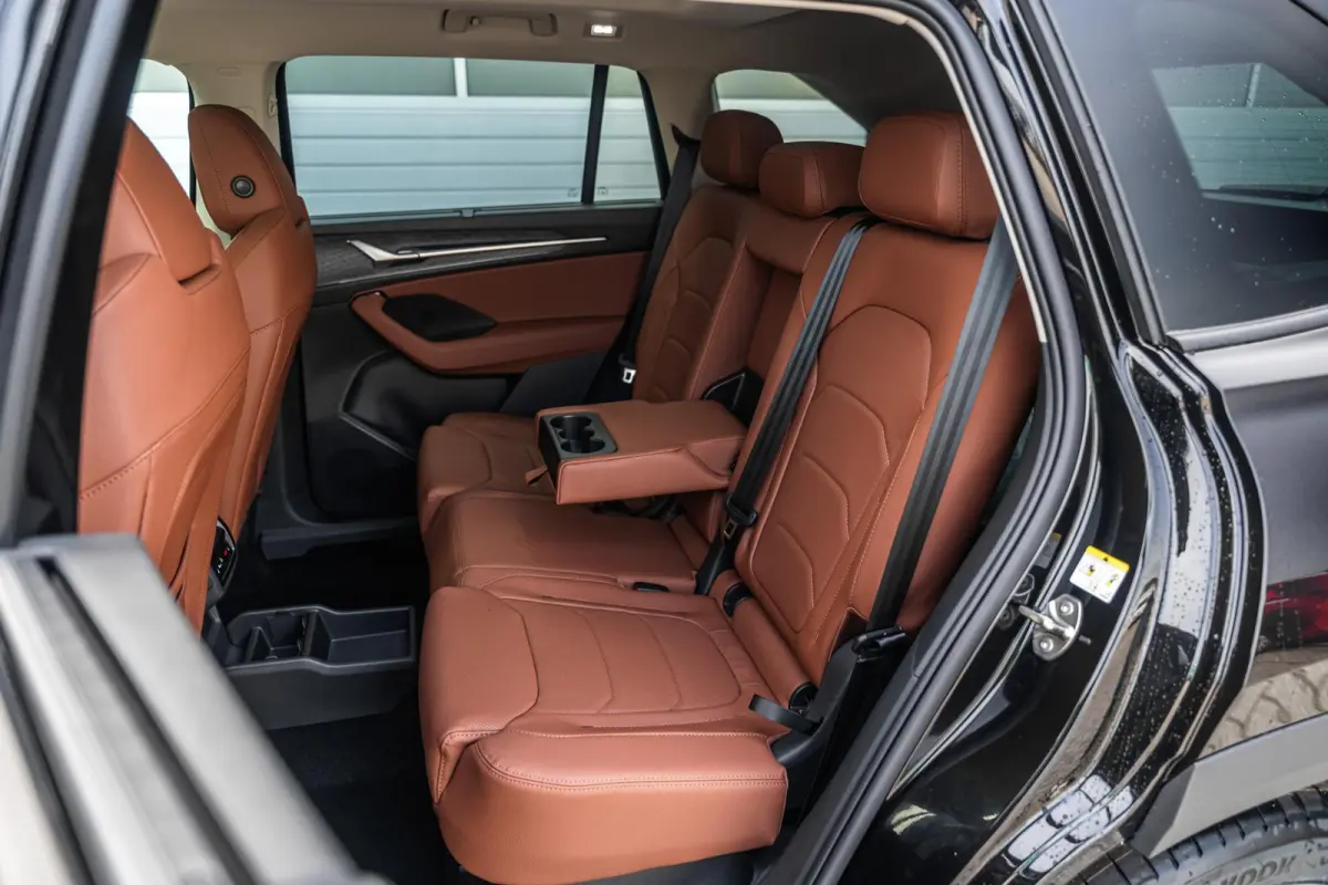 1.5 TSI PHEV DSG Business Edition Plus | LMV 19'' | Panoramadak | Trekhaak Uitklapbaar