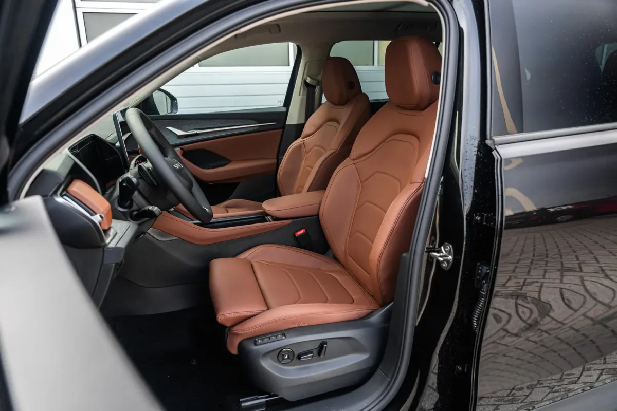 1.5 TSI PHEV DSG Business Edition Plus | LMV 19'' | Panoramadak | Trekhaak Uitklapbaar