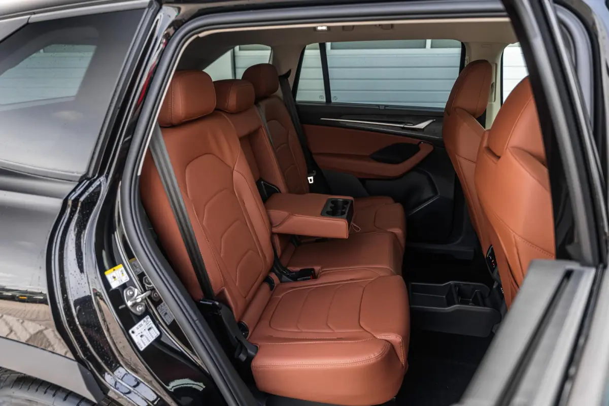 1.5 TSI PHEV DSG Business Edition Plus | LMV 19'' | Panoramadak | Trekhaak Uitklapbaar