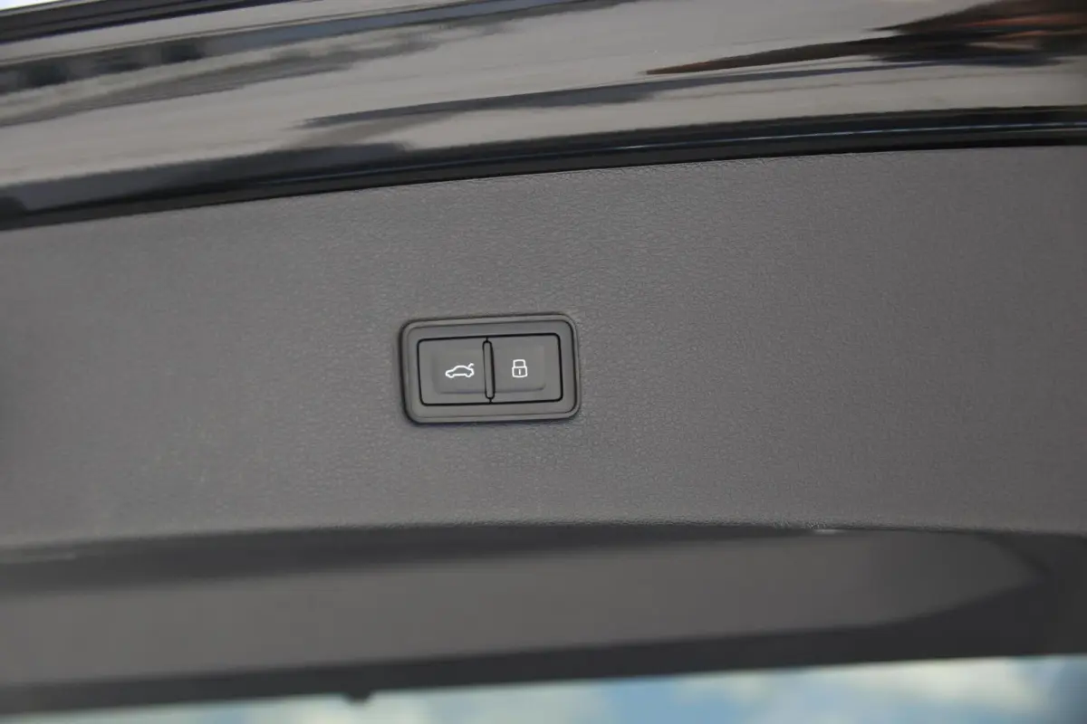 60 TFSI e quattro Competition I I 160k NP I Oled