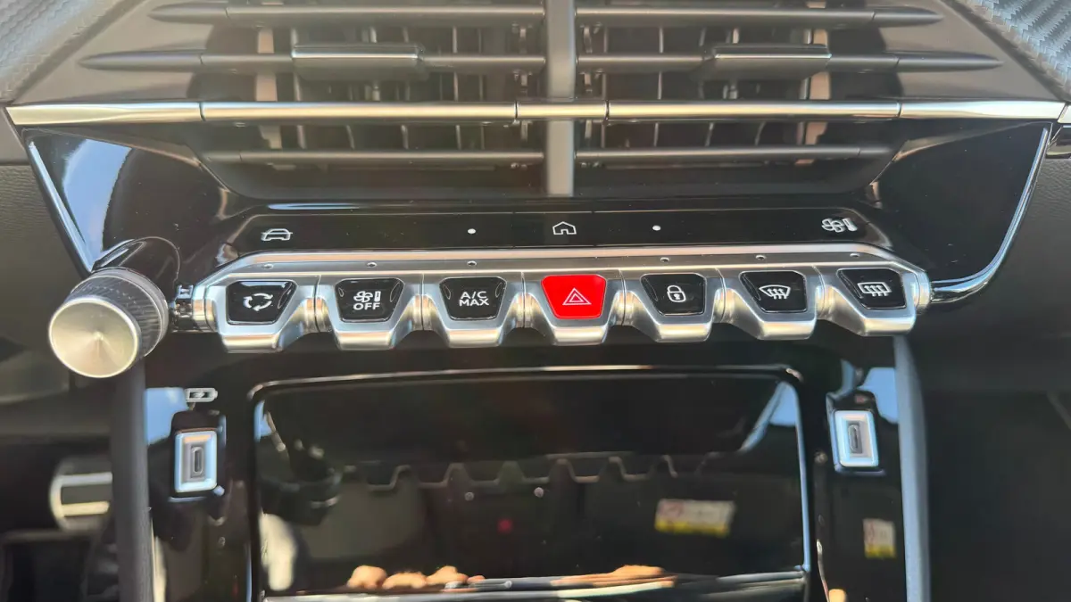 1.2 HYBRID 145PK GT PACK AUTOMAAT / NAVI / LEDER / CLIMA / LED / PDC / 18" LMV / APPLE CARPLAY / KEYLESS / 360° CAMERA / 8 JAAR GARANTIE / ADAPT. CRUISECONTROL / ORG. NL. / 1E EIGENAAR / NI