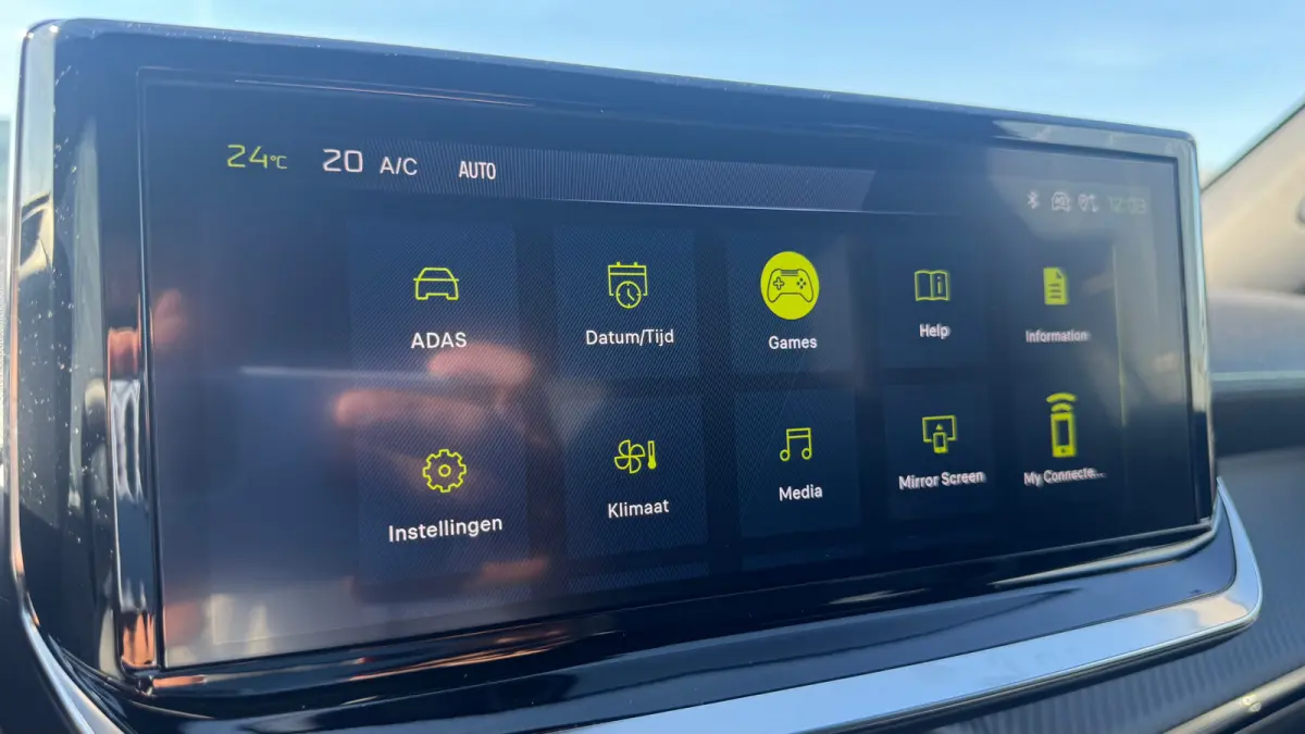 1.2 HYBRID 145PK GT PACK AUTOMAAT / NAVI / LEDER / CLIMA / LED / PDC / 18" LMV / APPLE CARPLAY / KEYLESS / 360° CAMERA / 8 JAAR GARANTIE / ADAPT. CRUISECONTROL / ORG. NL. / 1E EIGENAAR / NI