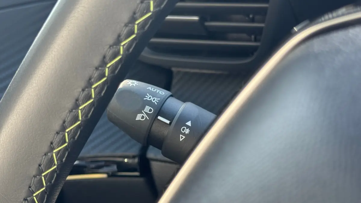 1.2 HYBRID 145PK GT PACK AUTOMAAT / NAVI / LEDER / CLIMA / LED / PDC / 18" LMV / APPLE CARPLAY / KEYLESS / 360° CAMERA / 8 JAAR GARANTIE / ADAPT. CRUISECONTROL / ORG. NL. / 1E EIGENAAR / NI