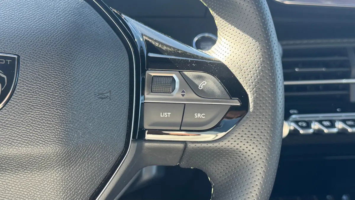1.2 HYBRID 145PK GT PACK AUTOMAAT / NAVI / LEDER / CLIMA / LED / PDC / 18" LMV / APPLE CARPLAY / KEYLESS / 360° CAMERA / 8 JAAR GARANTIE / ADAPT. CRUISECONTROL / ORG. NL. / 1E EIGENAAR / NI