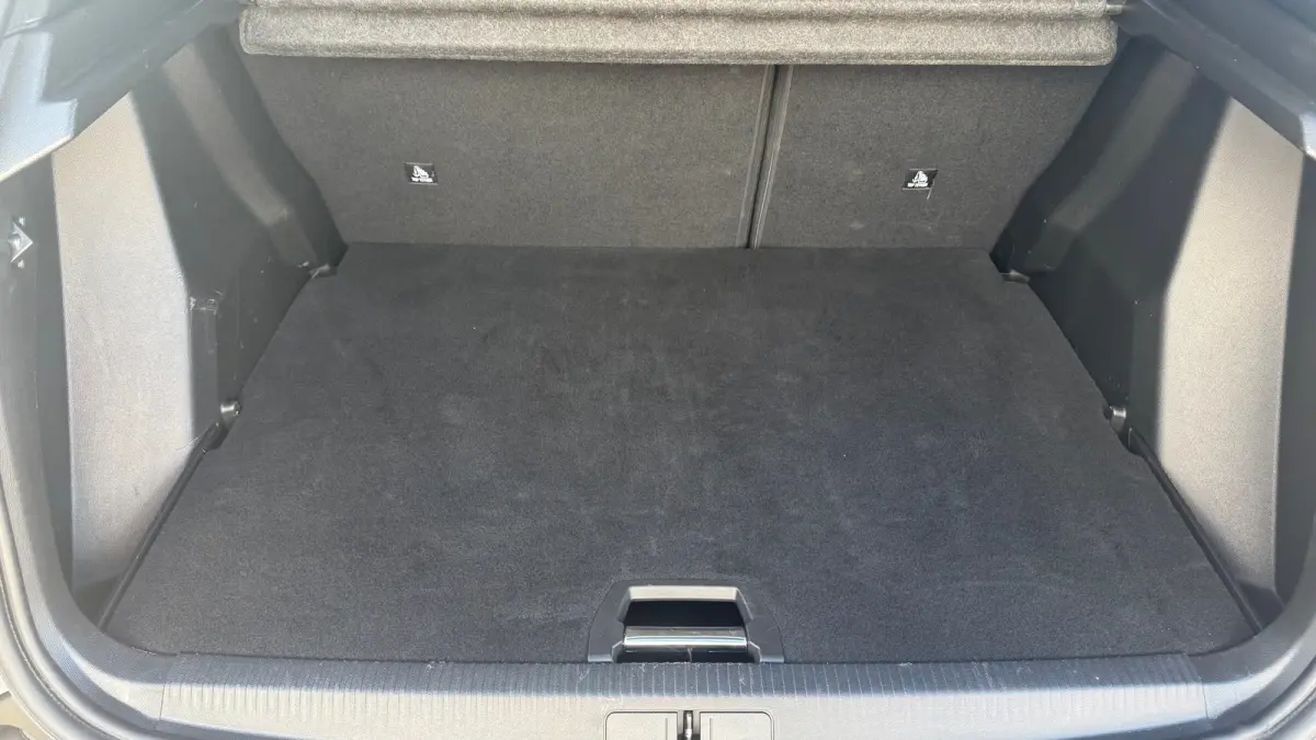 1.2 HYBRID 145PK GT PACK AUTOMAAT / NAVI / LEDER / CLIMA / LED / PDC / 18" LMV / APPLE CARPLAY / KEYLESS / 360° CAMERA / 8 JAAR GARANTIE / ADAPT. CRUISECONTROL / ORG. NL. / 1E EIGENAAR / NI