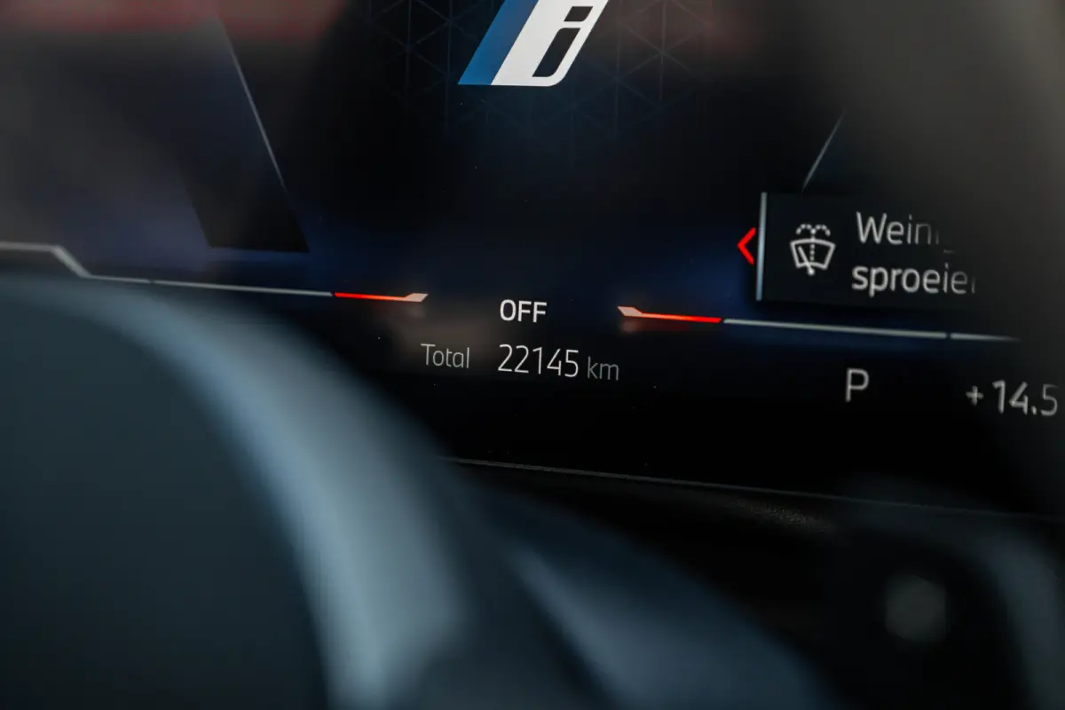 530e M Sport Edition l Harman Kardon l Adaptive LED l Stoelverkoeling l Elektr. Incl Memory l Grill Verlichting l 360gr Camera l Pano Dak l