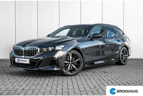530e M Sport Edition l Harman Kardon l Adaptive LED l Stoelverkoeling l Elektr. Incl Memory l Grill Verlichting l 360gr Camera l Pano Dak l