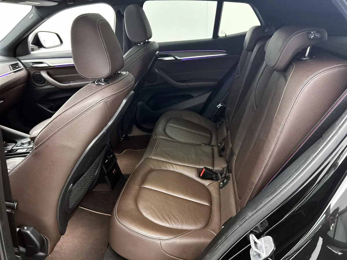 sDrive20i High Executive Edition | AUTOMAAT | M-PAKKET | PANORAMADAK | PARKEERSENSOREN | LEDER | STOELVERWARMING | CLIMATE CONTROL | CRUISE CONTROL |