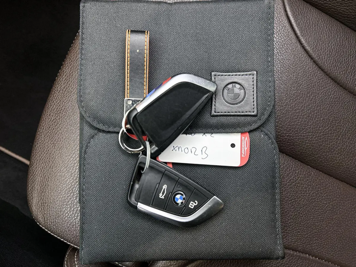 sDrive20i High Executive Edition | AUTOMAAT | M-PAKKET | PANORAMADAK | PARKEERSENSOREN | LEDER | STOELVERWARMING | CLIMATE CONTROL | CRUISE CONTROL |