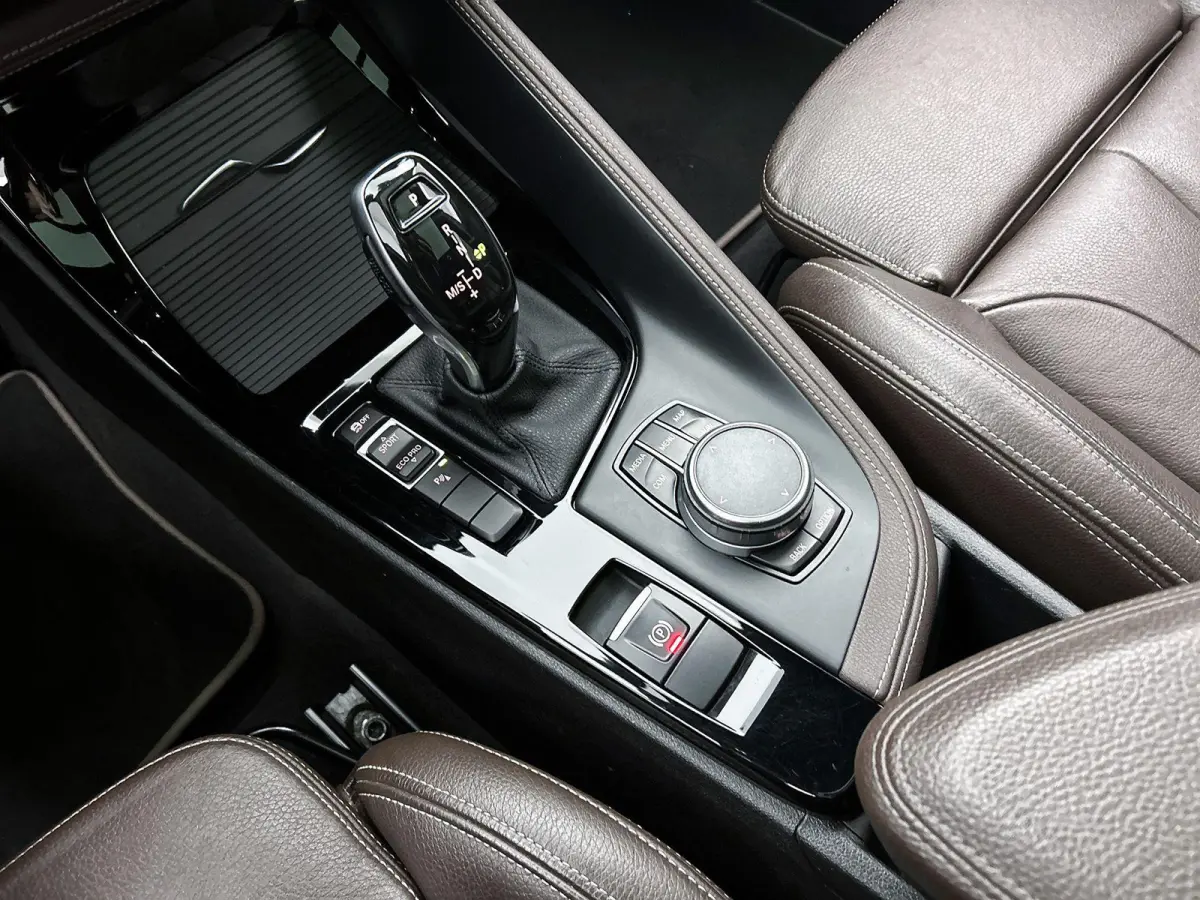 sDrive20i High Executive Edition | AUTOMAAT | M-PAKKET | PANORAMADAK | PARKEERSENSOREN | LEDER | STOELVERWARMING | CLIMATE CONTROL | CRUISE CONTROL |