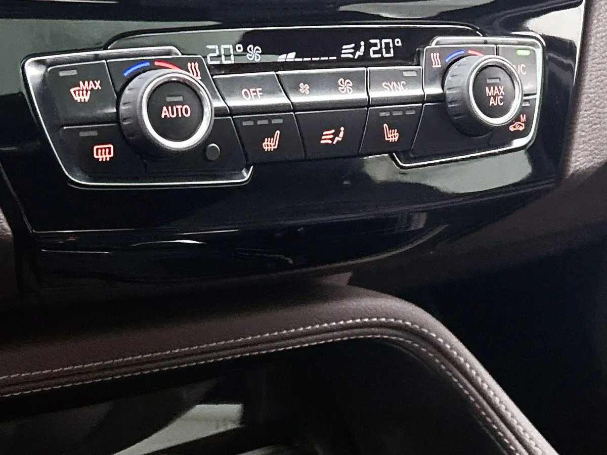 sDrive20i High Executive Edition | AUTOMAAT | M-PAKKET | PANORAMADAK | PARKEERSENSOREN | LEDER | STOELVERWARMING | CLIMATE CONTROL | CRUISE CONTROL |