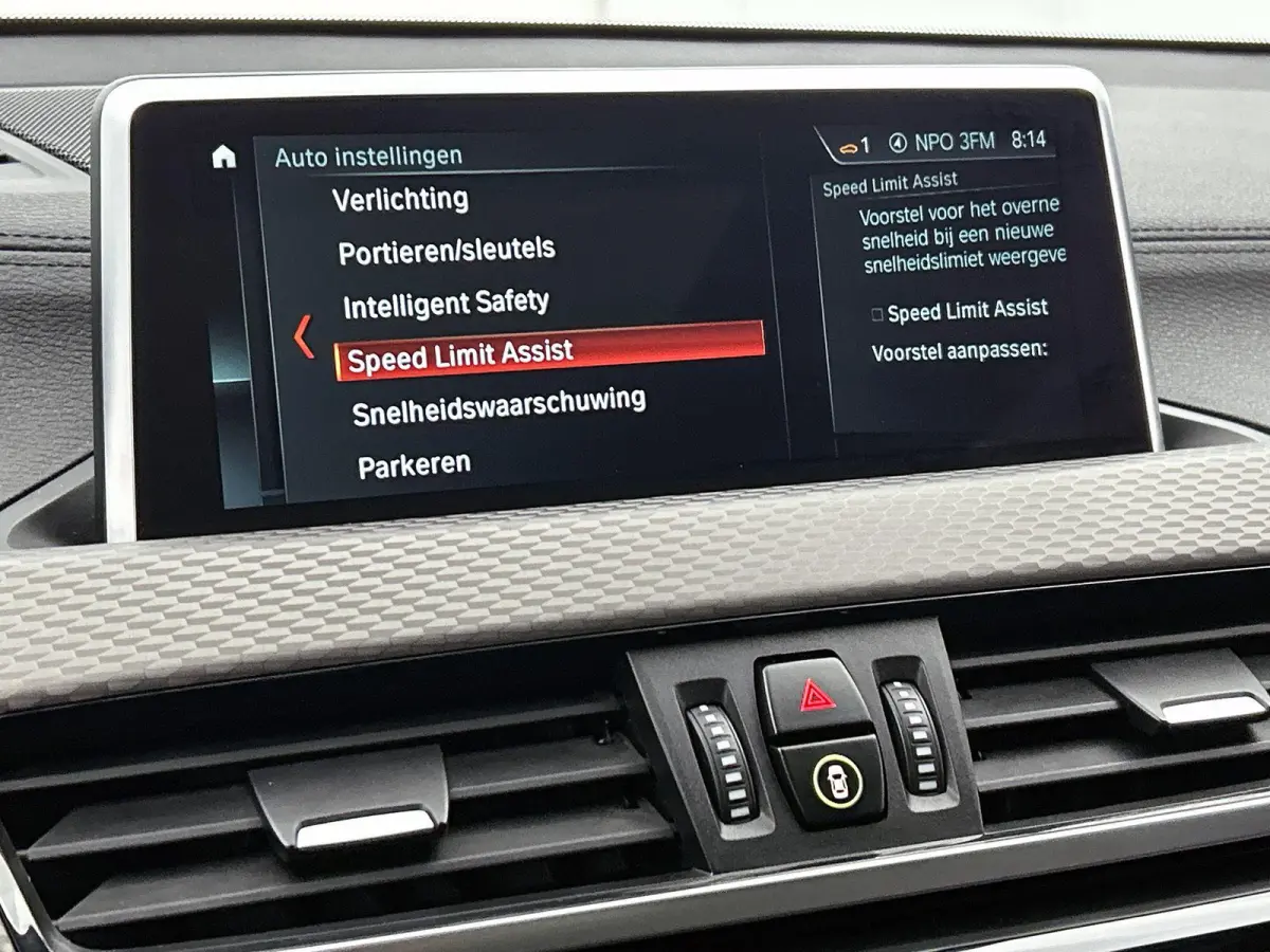 sDrive20i High Executive Edition | AUTOMAAT | M-PAKKET | PANORAMADAK | PARKEERSENSOREN | LEDER | STOELVERWARMING | CLIMATE CONTROL | CRUISE CONTROL |
