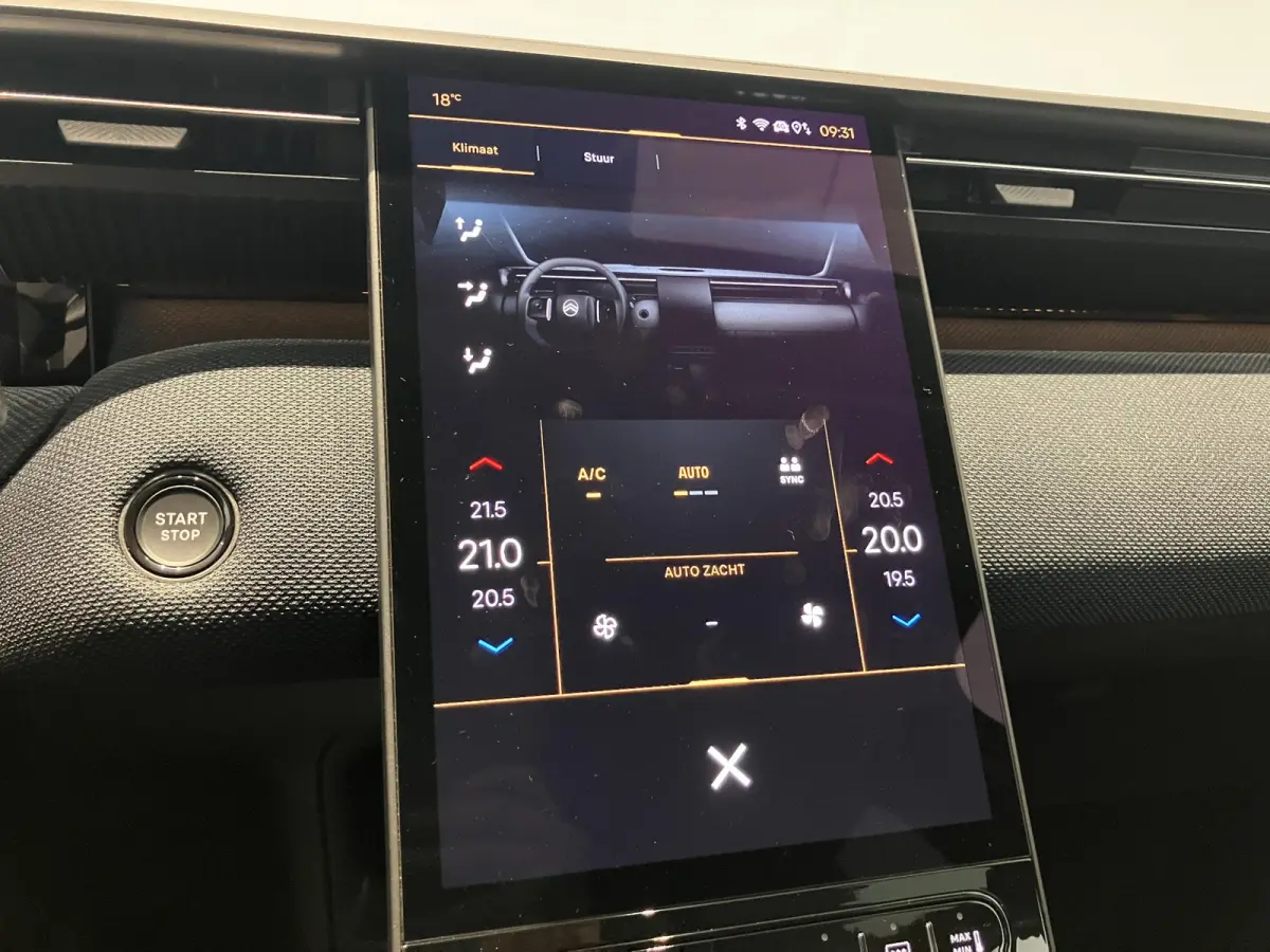 1.2 Hybrid 145 Plus l Elek. Kofferklep l Apple carplay & Android auto l Climate Control l Camera l Navi l