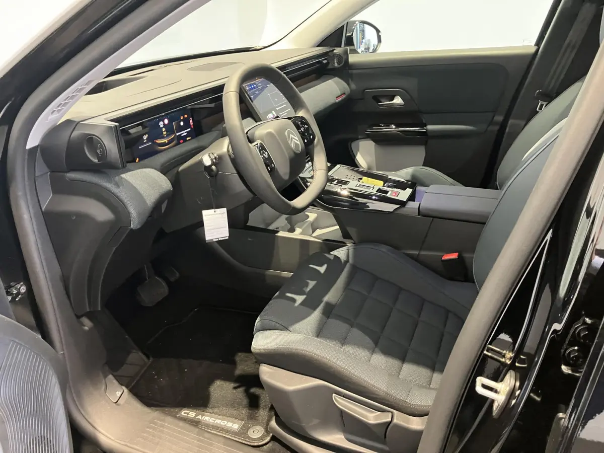 1.2 Hybrid 145 Plus l Elek. Kofferklep l Apple carplay & Android auto l Climate Control l Camera l Navi l