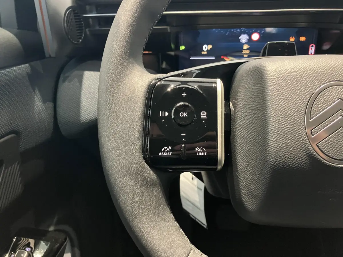 1.2 Hybrid 145 Plus l Elek. Kofferklep l Apple carplay & Android auto l Climate Control l Camera l Navi l