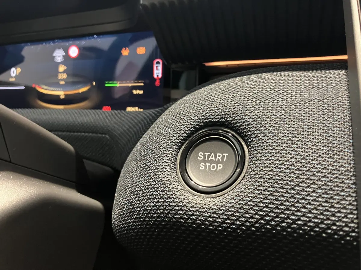 1.2 Hybrid 145 Plus l Elek. Kofferklep l Apple carplay & Android auto l Climate Control l Camera l Navi l