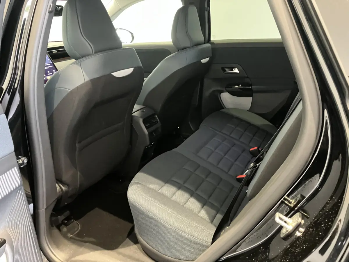 1.2 Hybrid 145 Plus l Elek. Kofferklep l Apple carplay & Android auto l Climate Control l Camera l Navi l