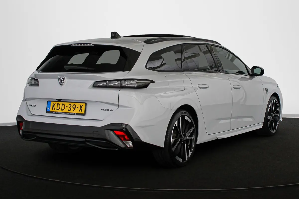 1.6 Plug-in Hybrid 195 GT Panoramadak FOCAL 360 Camera