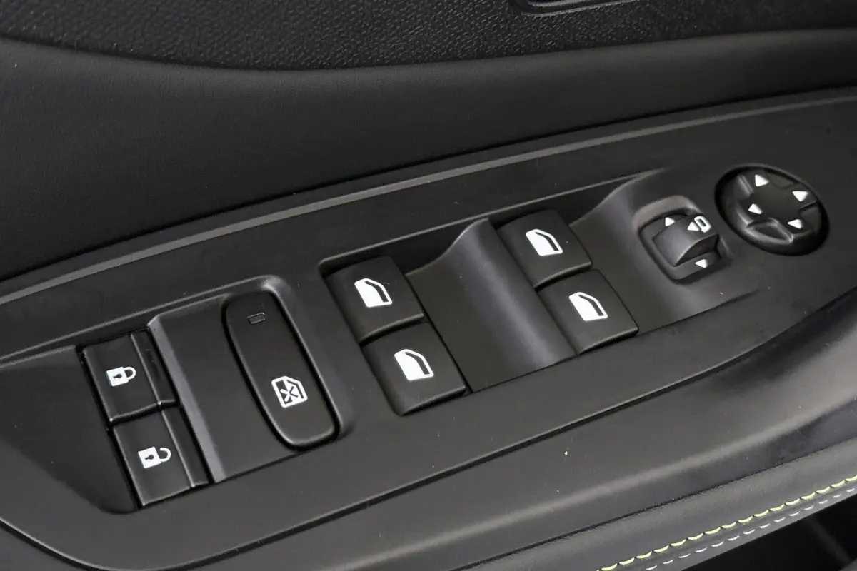 1.6 Plug-in Hybrid 195 GT Panoramadak FOCAL 360 Camera