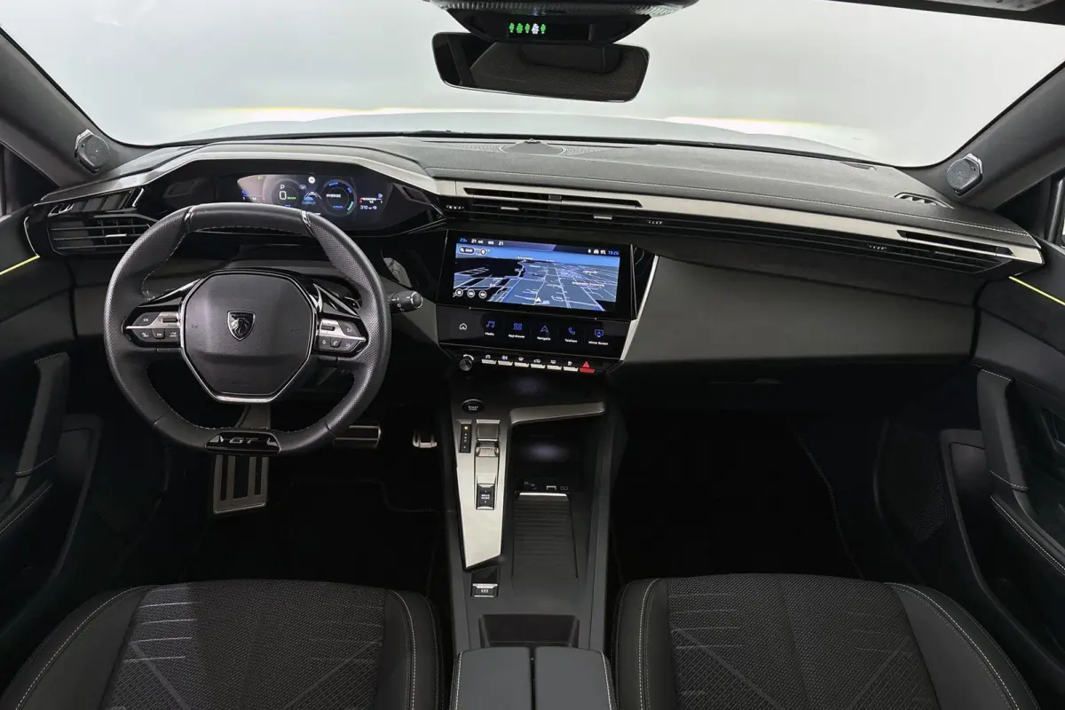 1.6 Plug-in Hybrid 195 GT Panoramadak FOCAL 360 Camera