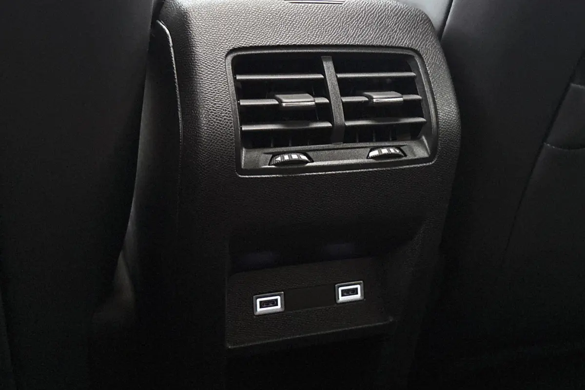 1.6 Plug-in Hybrid 195 GT Panoramadak FOCAL 360 Camera