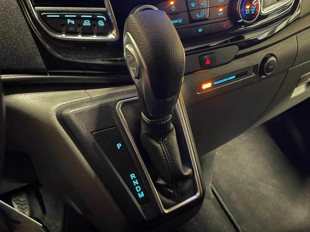 300 2.0 TDCI L2H1 Limited DC|FULL OPTION|AUTOMAAT|ACC|2X SCHUIFDEUR|CARPLAY|CAMERA|TREKHAAK|1e EIG|NAP|NL-AUTO