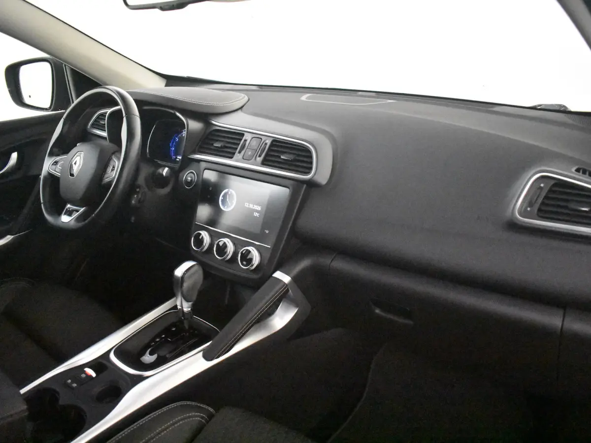 1.3 TCe Automaat Black Edition l Bose Audio l Camera l LED l Cr Control l Side Assist l Half Leder l Navigatie l Half Leder l