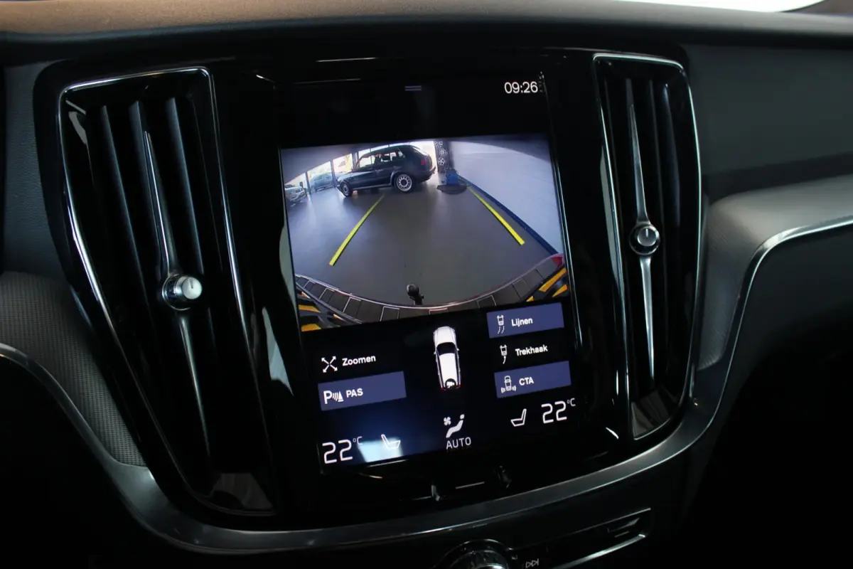 2.0 T4 R-Design Trekhaak | Pano | Camera | Leder | Memory | Stoel/A-Bank/Stuurverw. | LED | Adapt. Cruise | 18" LMV | PDC V+A